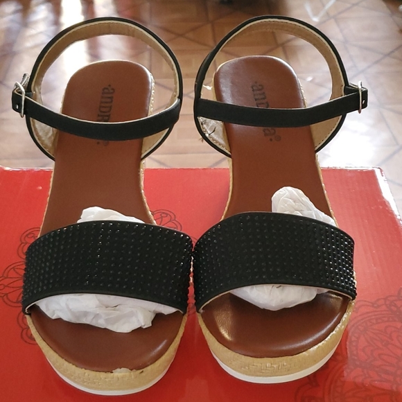 Shoes - Picture 7 of 7